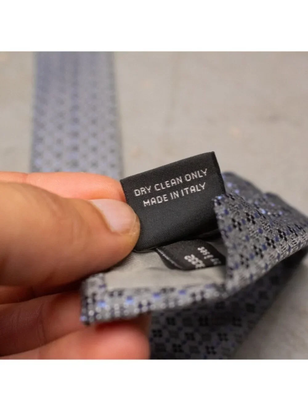 Ermenegildo Zegna Tie 100% Silk Made in Italy Woven Blue Geometric 3.25